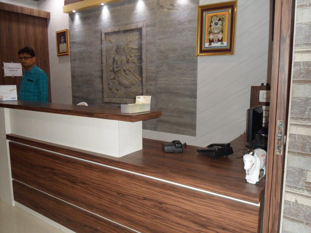 Hotel Madhusudan Dwārka Exteriér fotografie